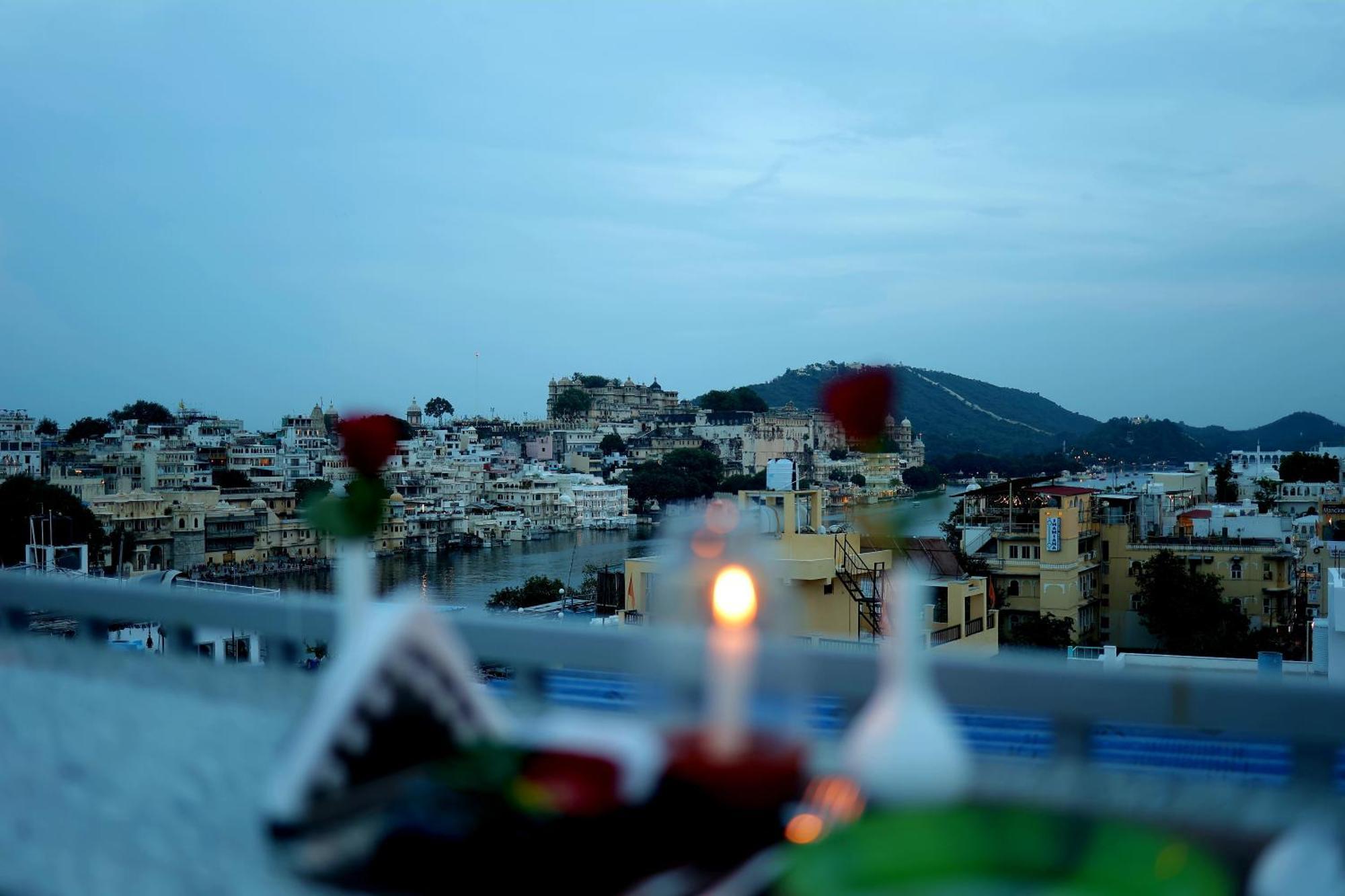 Hotel Neev Haweli Udaipur Esterno foto